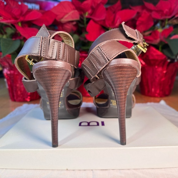 Bakers Brown Platform Sandal with Open Toe and High Heel - Picture 4 of 7